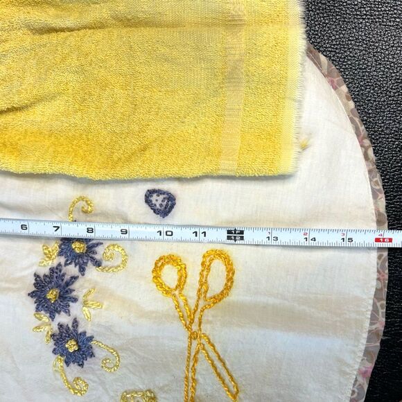 Vintage Half Apron with Yellow terry cloth Floral Embroidery pockets retro Mod - Picture 10 of 10